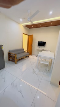 izel casa