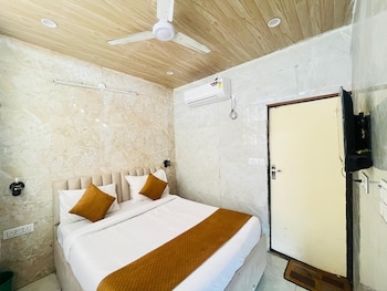 Roomshala Sun Residency - Nizamuddin,,2 star
