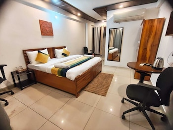 Roomshala Sun Residency - Nizamuddin,,2 star