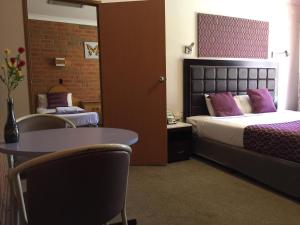 Pooraka Motor Inn,Ingle Farm>>Adelaide,3 star