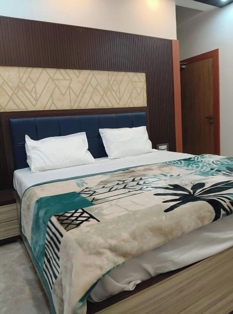 raj villa