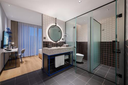 novotel living hangzhou international convention center