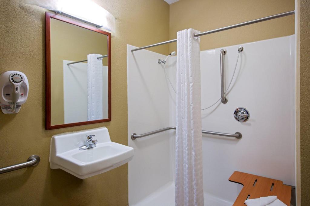 candlewood suites perrysburg by ihg