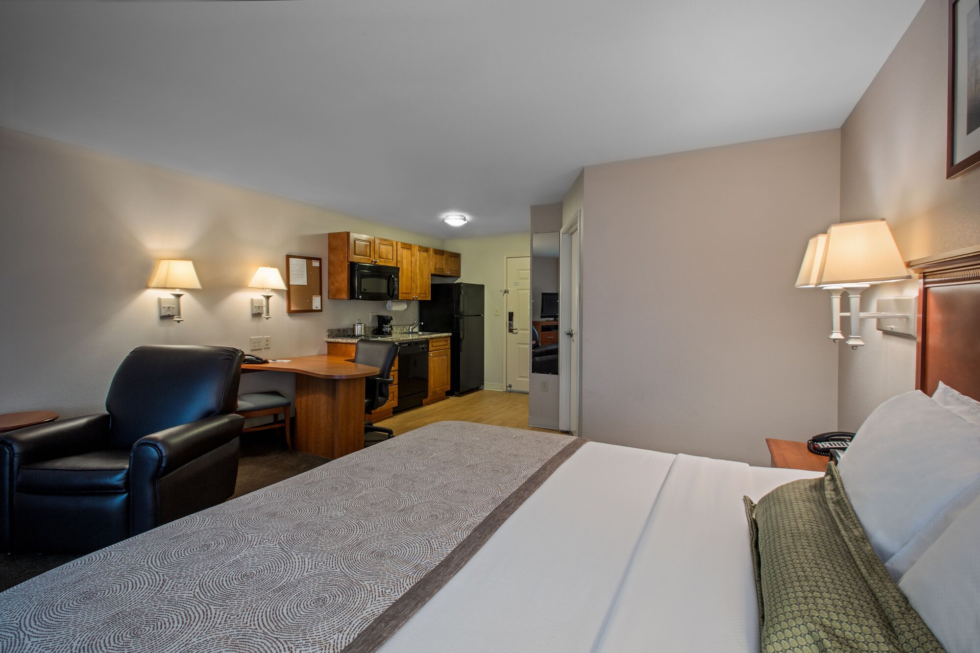 candlewood suites perrysburg by ihg