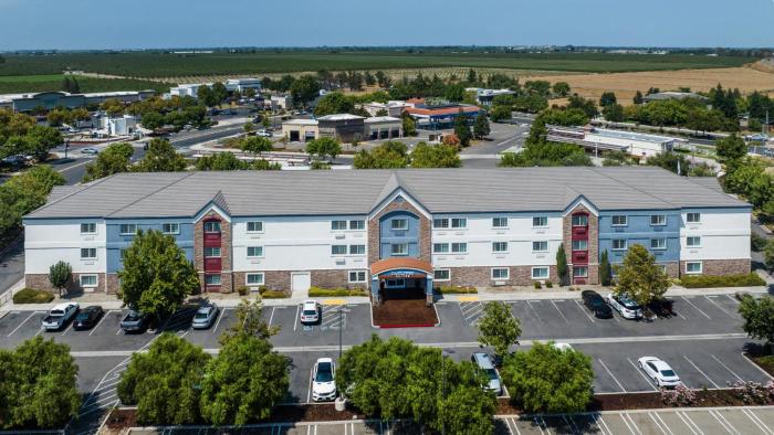 candlewood suites turlock by ihg