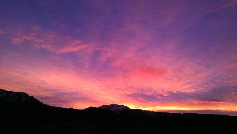 yellowstone village inn and suites