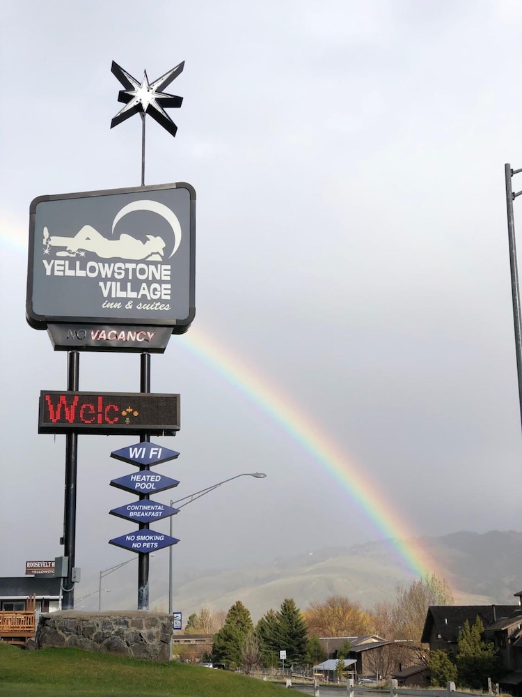 yellowstone village inn and suites