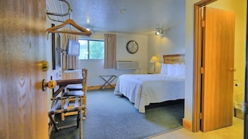 yellowstone village inn and suites