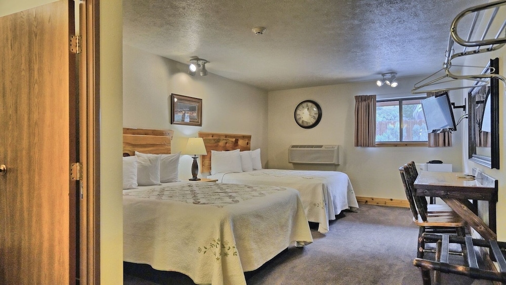 yellowstone village inn and suites