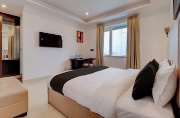 Hotel Le Hem,Near Uttaranchal Pg College Transport Nagar Chandrabani,2 star