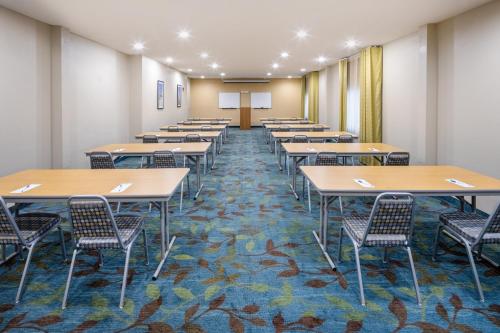 candlewood suites windsor locks bradley arpt by ihg