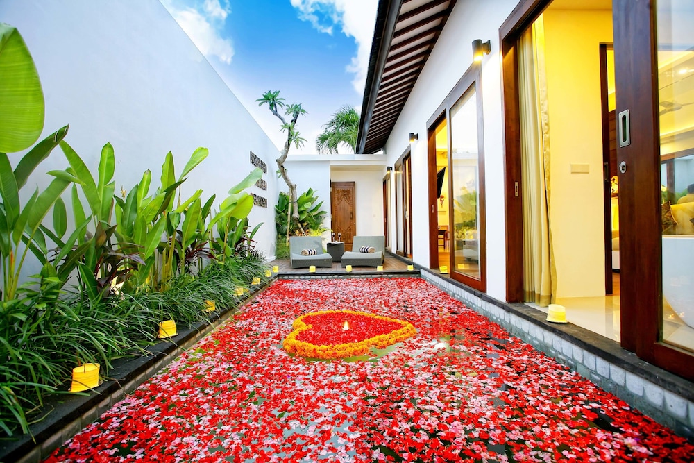 anari villas kuta