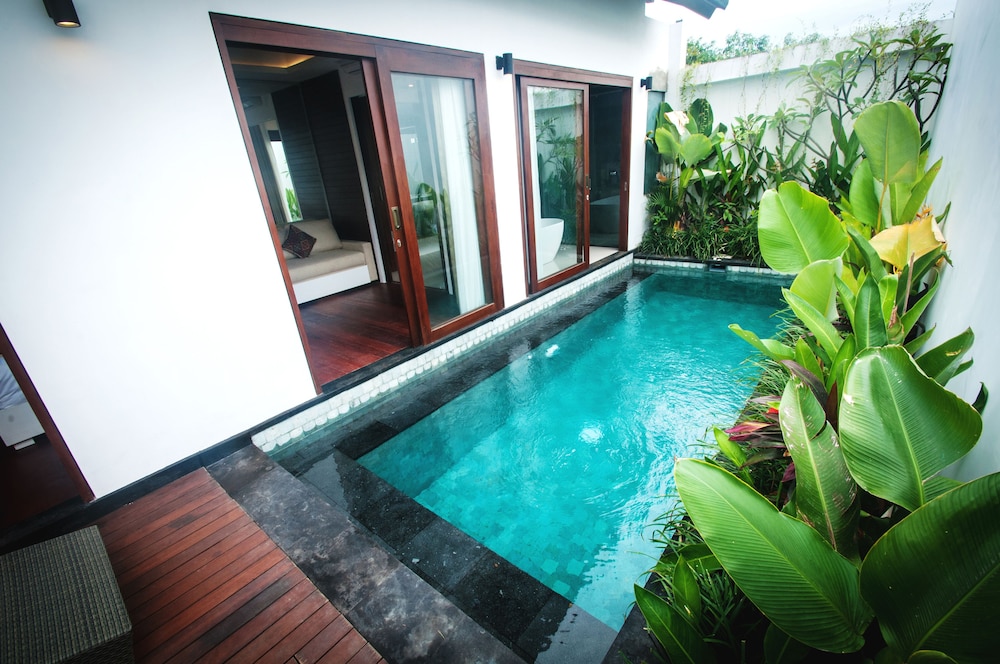 anari villas kuta