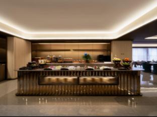 qinghui garden orange crystal hotel