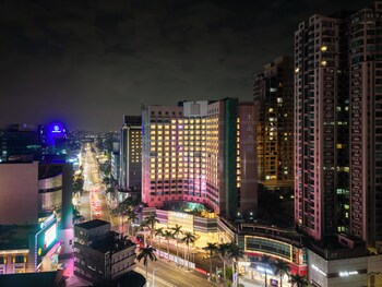 qinghui garden orange crystal hotel