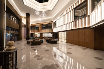 qinghui garden orange crystal hotel