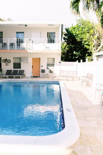 beachside gardens apartments by lowkl