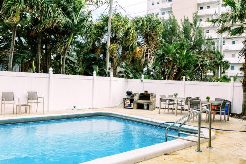 beachside gardens apartments by lowkl