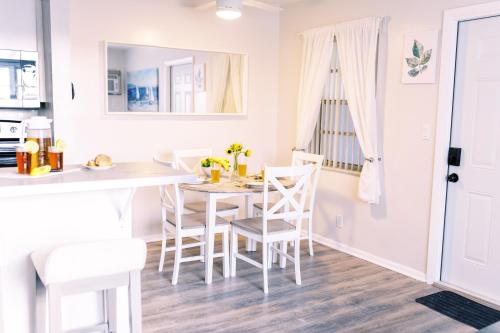 beachside gardens apartments by lowkl