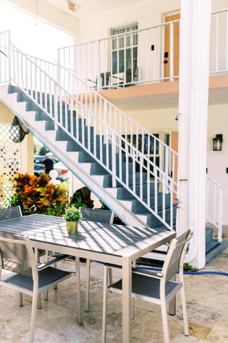 beachside gardens apartments by lowkl