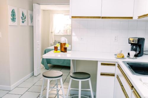 beachside gardens apartments by lowkl