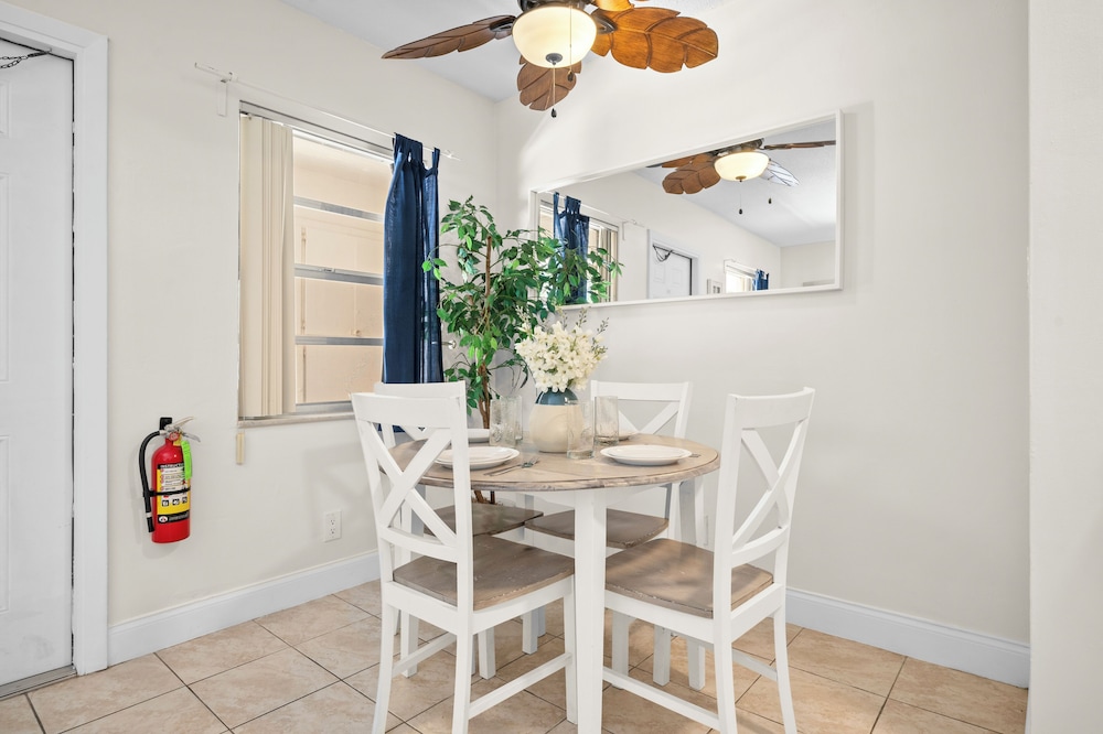 beachside gardens apartments by lowkl