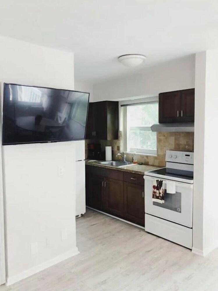 beachside gardens apartments by lowkl