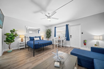 beachside gardens apartments by lowkl