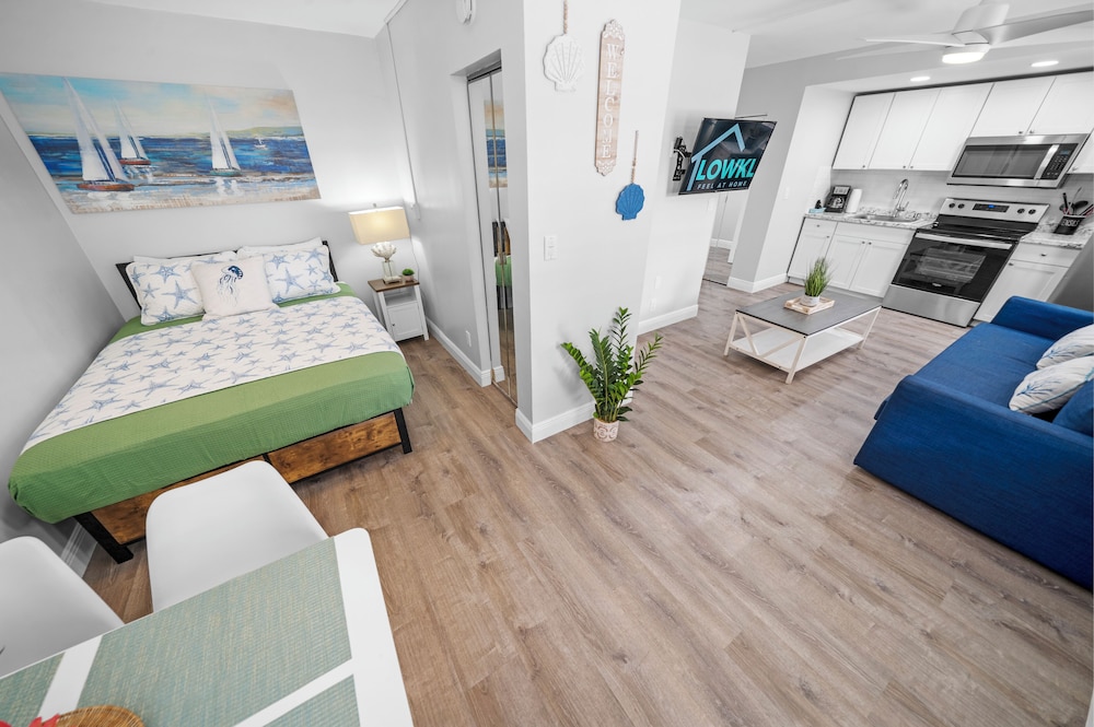 beachside gardens apartments by lowkl