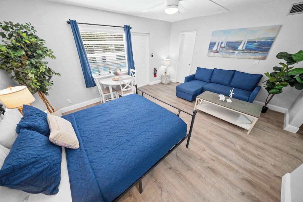 beachside gardens apartments by lowkl