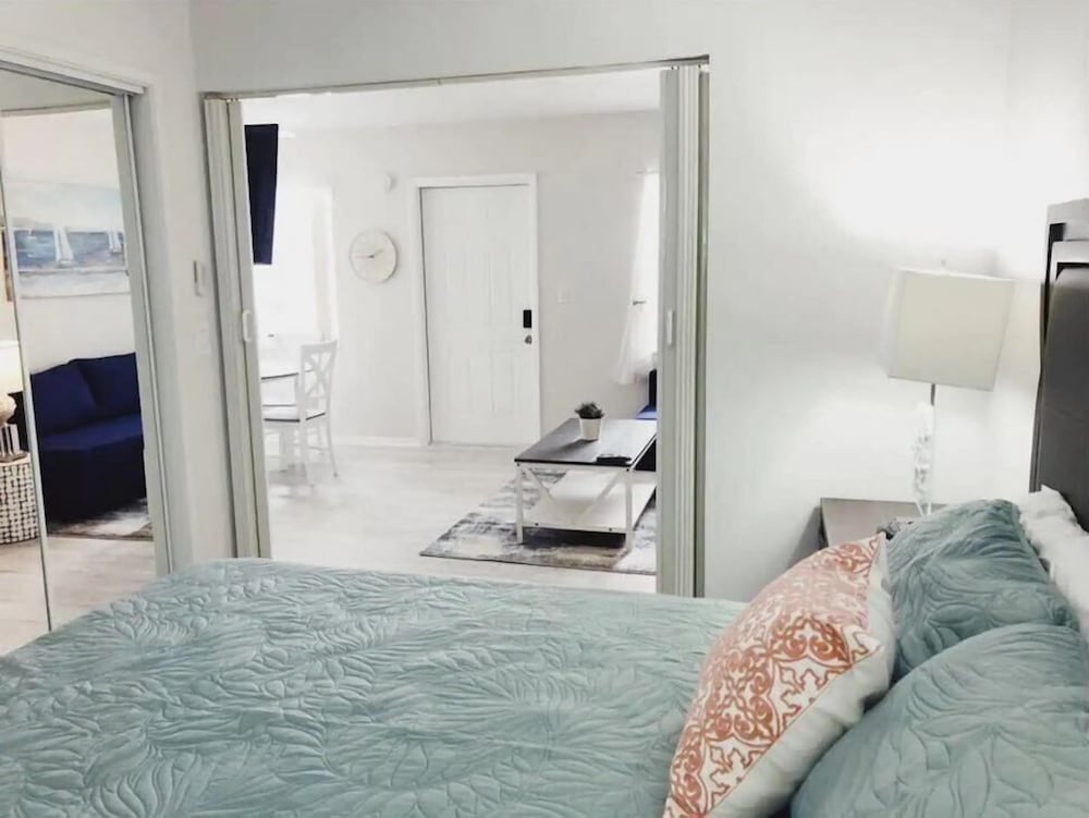 beachside gardens apartments by lowkl