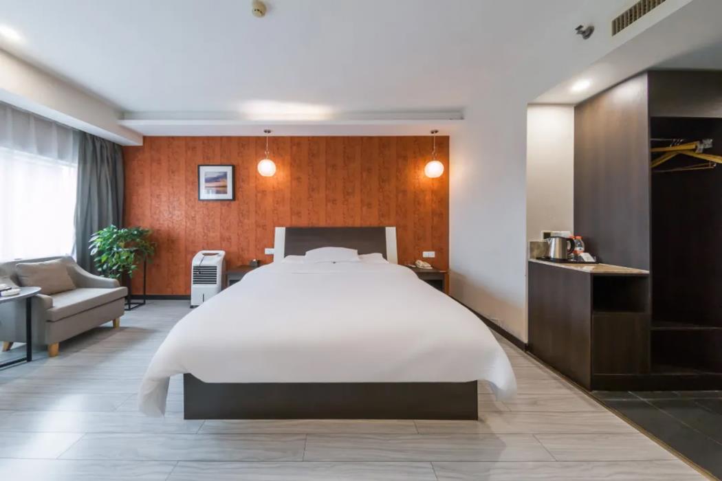 Fairyland Hotel (Kunming Nanping Pedestrian Street Baida),Wuhua>>Kunming,2 star