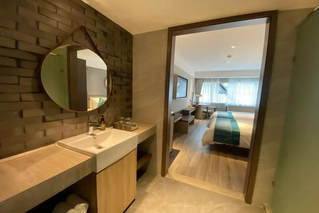 Fairyland Hotel (Kunming Nanping Pedestrian Street Baida),Wuhua>>Kunming,2 star