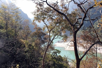 neemranas glasshouse on the ganges