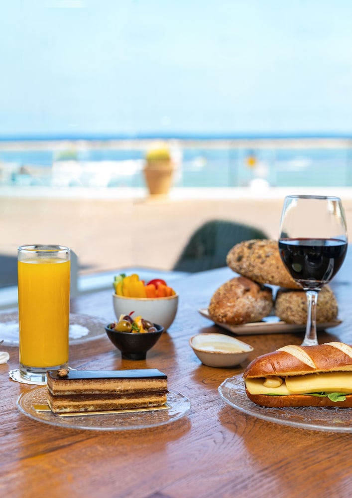 carlton tel aviv hotel