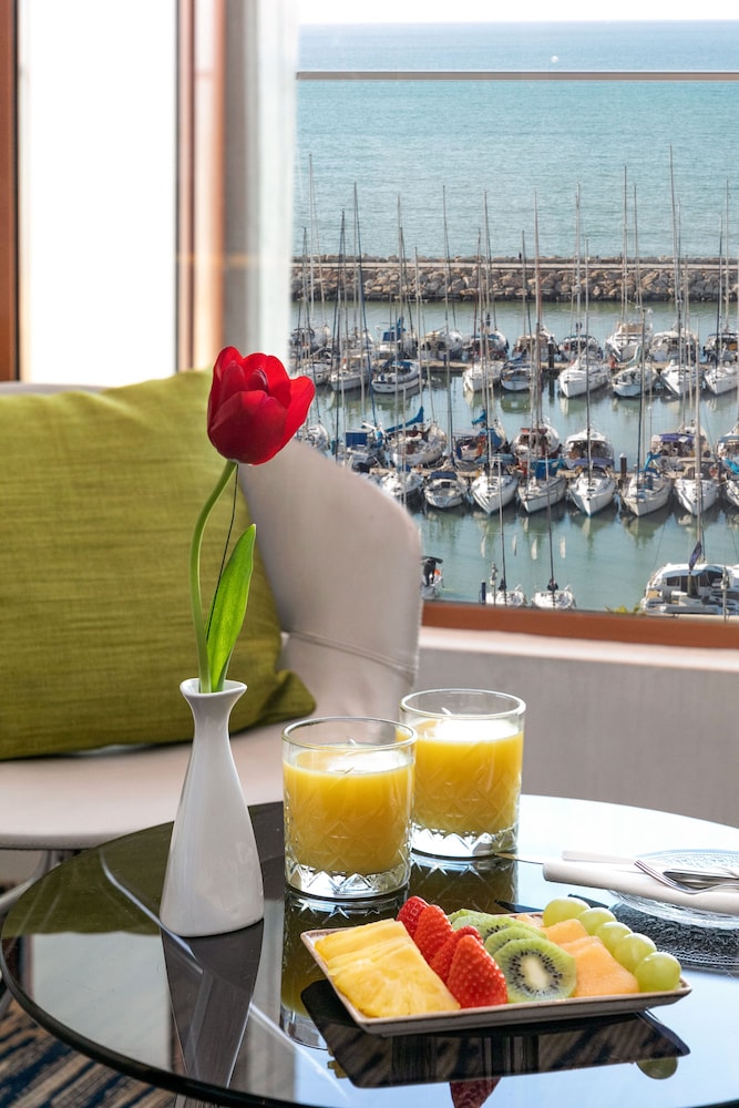 carlton tel aviv hotel