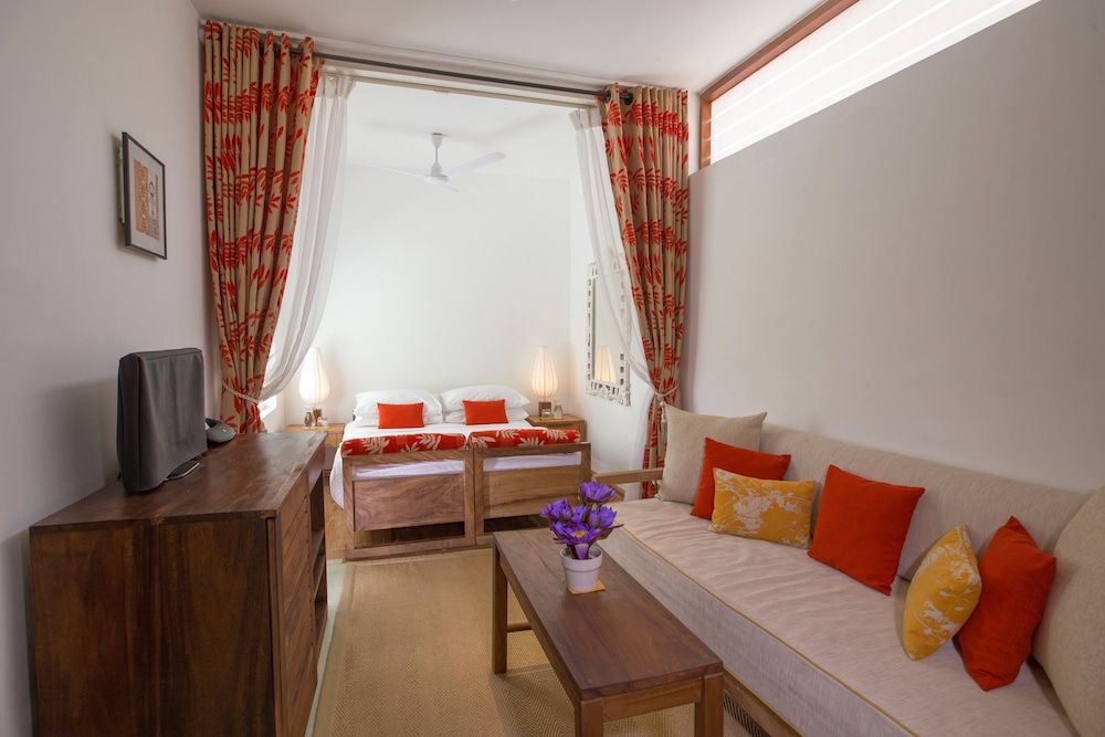 sri sharavi beach villas and spa