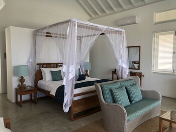 sri sharavi beach villas and spa