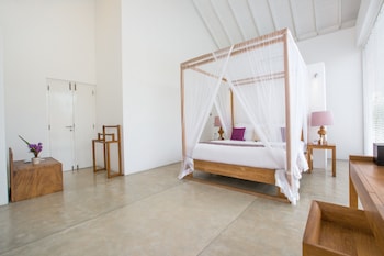 sri sharavi beach villas and spa