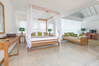 sri sharavi beach villas and spa