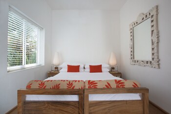 sri sharavi beach villas and spa