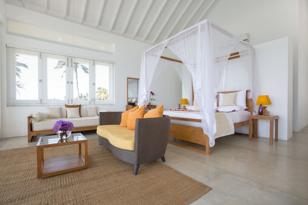 sri sharavi beach villas and spa
