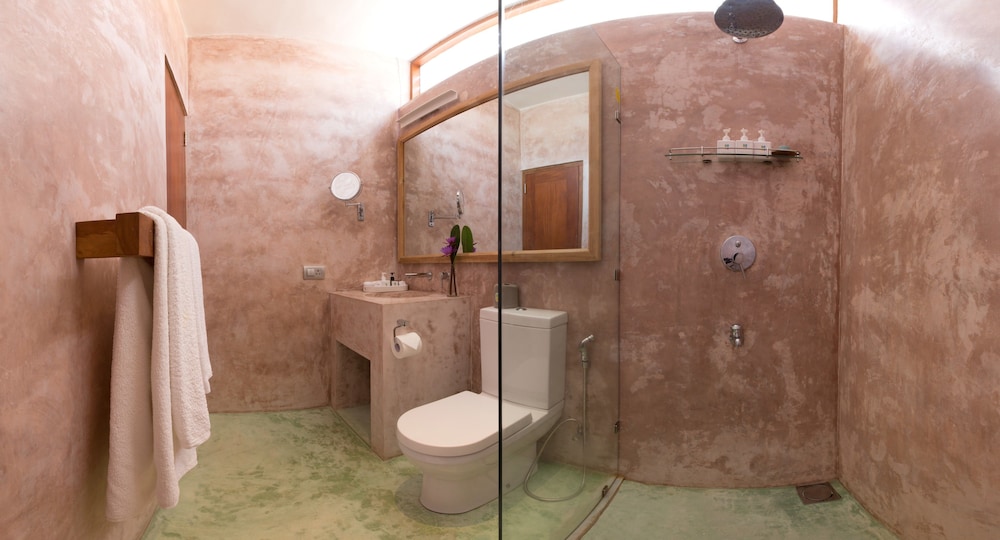 sri sharavi beach villas and spa