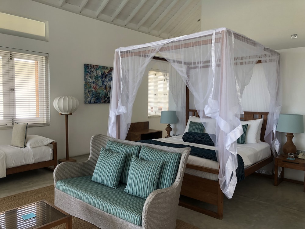sri sharavi beach villas and spa