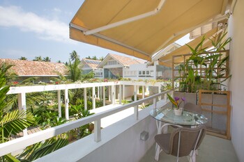 sri sharavi beach villas and spa