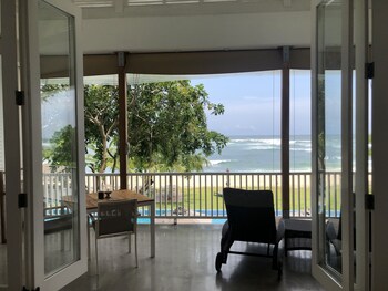 sri sharavi beach villas and spa