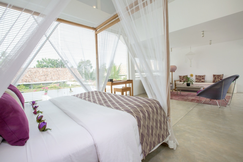 sri sharavi beach villas and spa