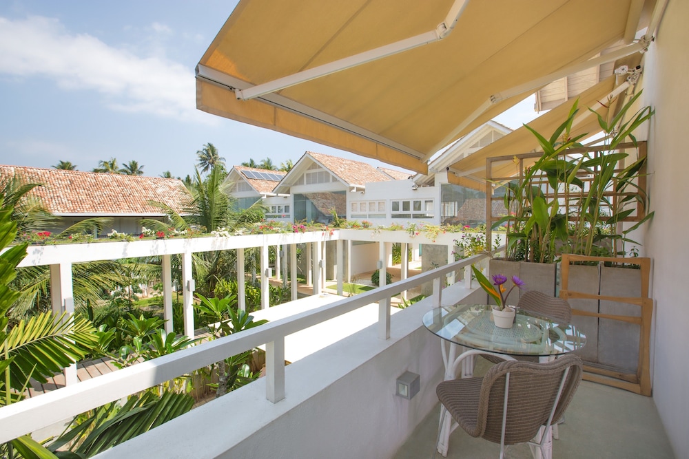 sri sharavi beach villas and spa