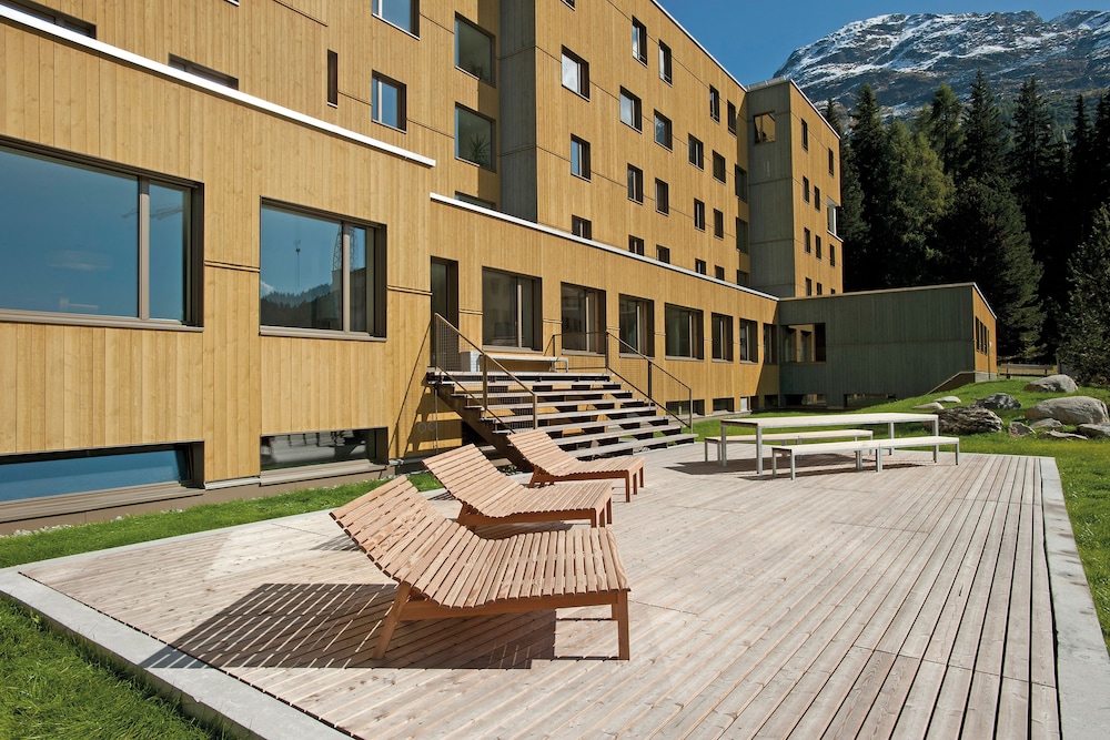 youth hostel st moritz