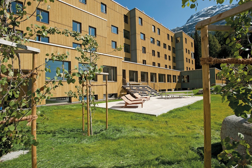 youth hostel st moritz